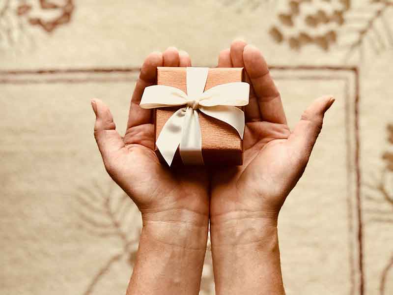 Your Branded Corporate Gift-Giving Guide